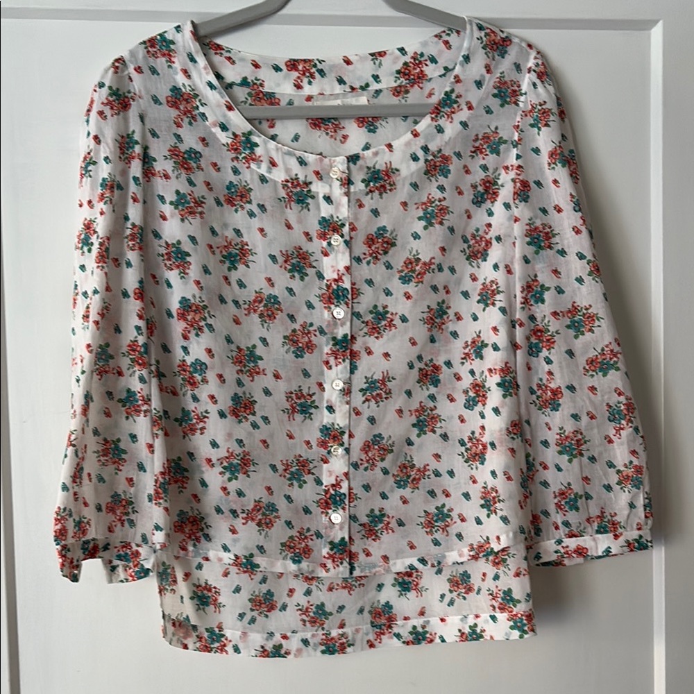 Doen White Floral Blouse with Pink Blue and Green Accents Small Hi-Lo Hem